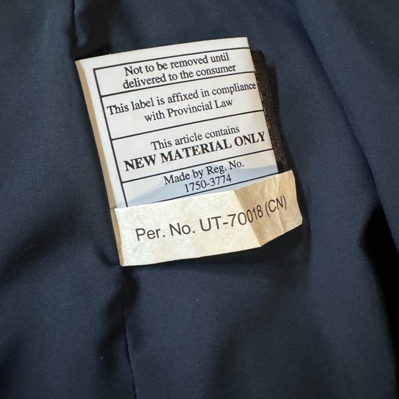 Lululemon Wunder Puff Jacket *Wordmark size 4 - Picture 8 of 14